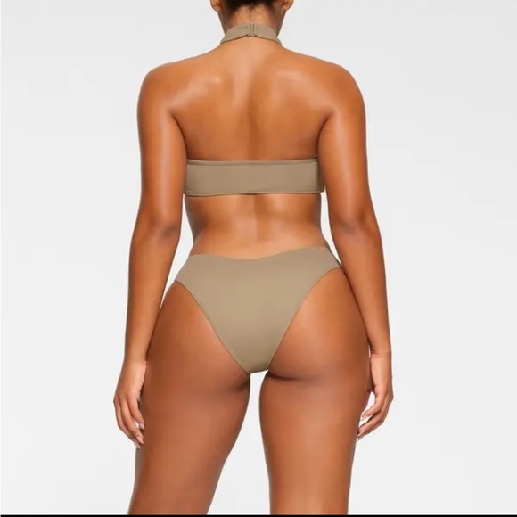 ✨SKIMS SWIM CUT OUT HALTER MONOKINI ONE PIECE SWIMSUIT DESERT L - Picture 3 of 5